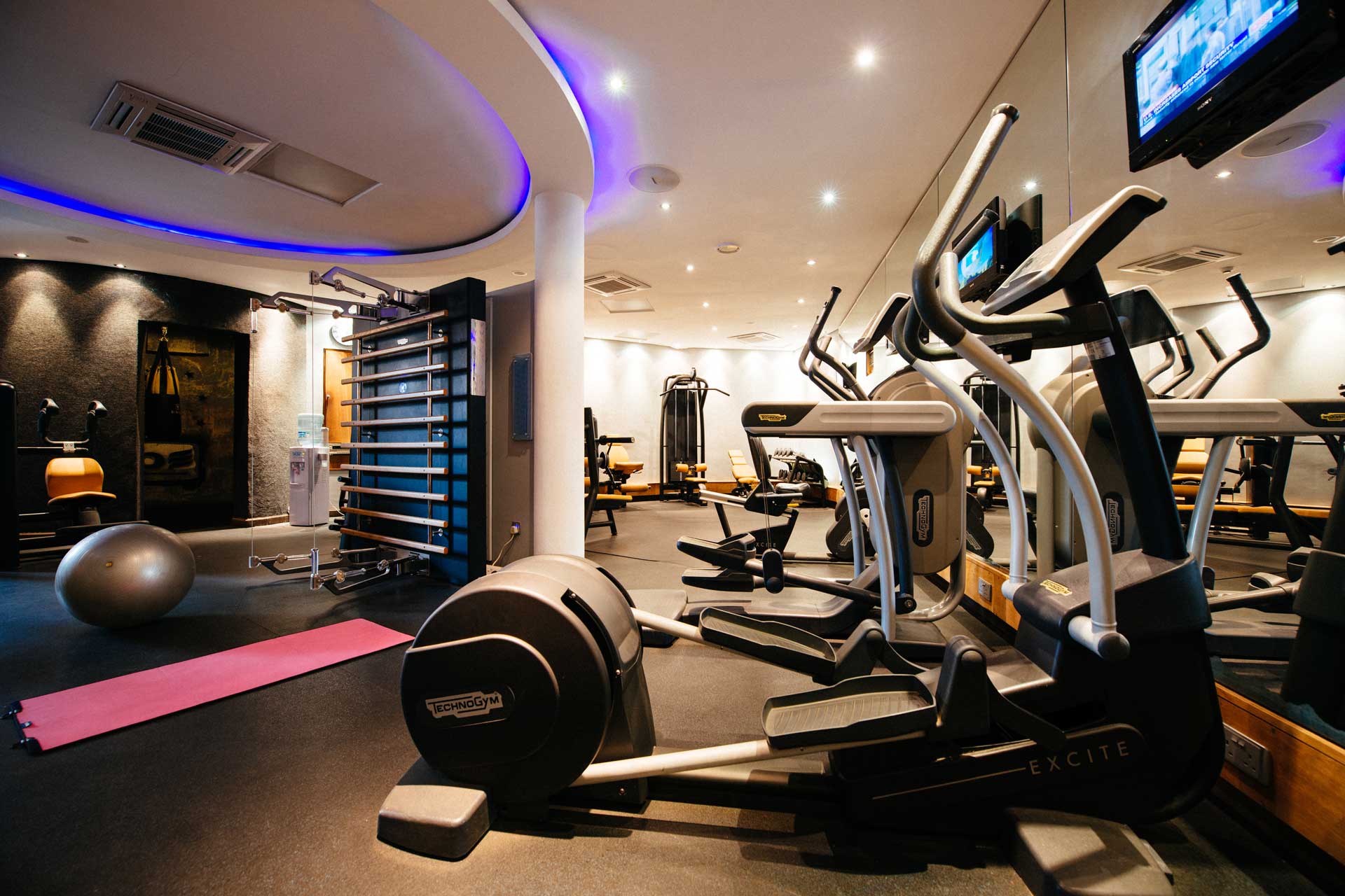gym hotel nairobi kenya 01